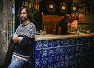 El Pescao en el bar La Plata (foto de Joan Cortadellas para El Periódico).